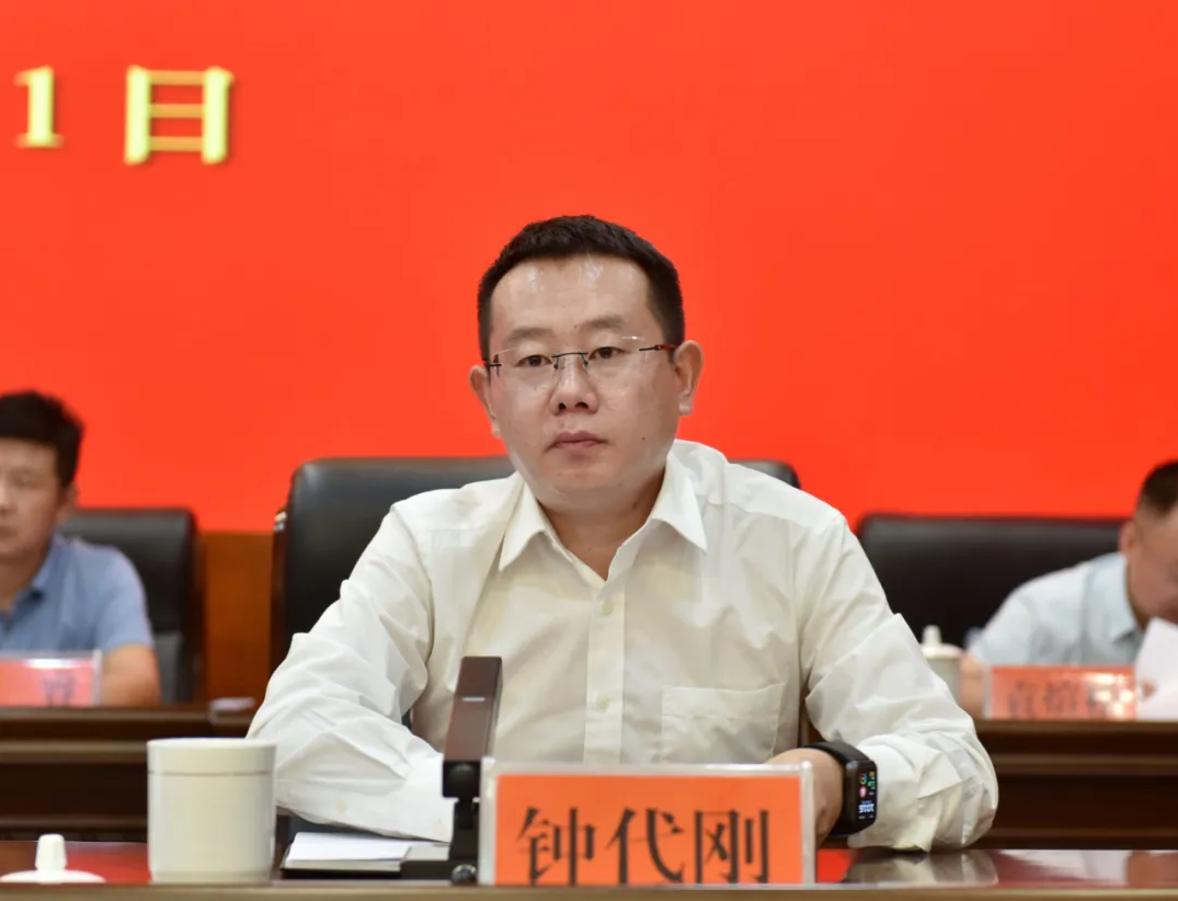 兴义市义龙新区半年经济工作会议召开(图4)