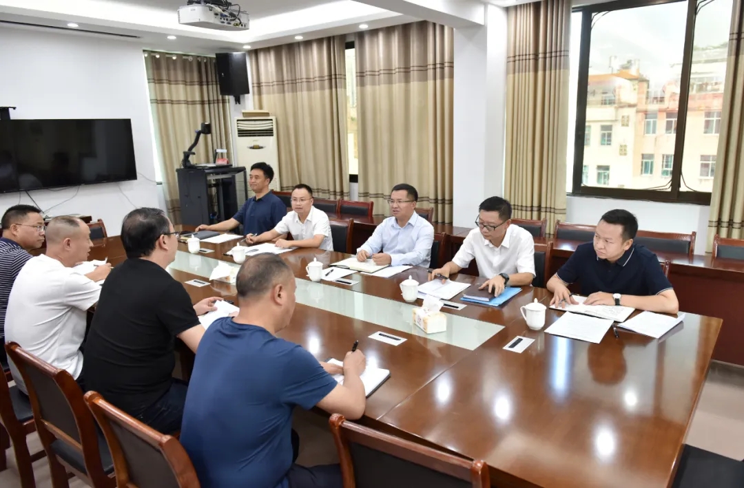 顾先林到部分市直部门宣讲习近平总书记在贵州考察时的重要讲话精神并调研(图4)